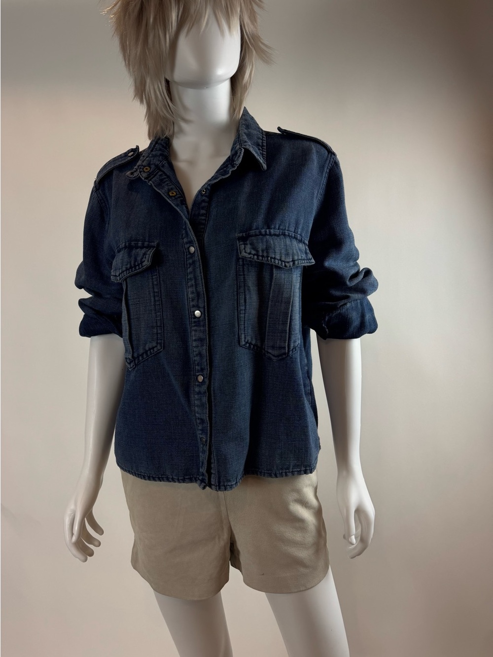 Leara Woman denim jacket from the Premium Denimwear Collection.